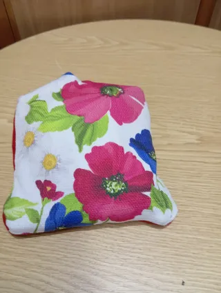 Bolsa de tela con flores y bolsillo