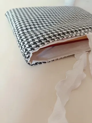 Funda libro pata de gallo
