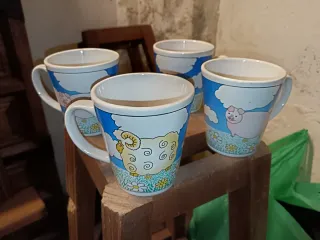 Vari oggetti da collezione