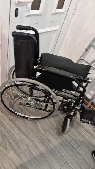 Silla de ruedas  como nueva   Excelente calidad