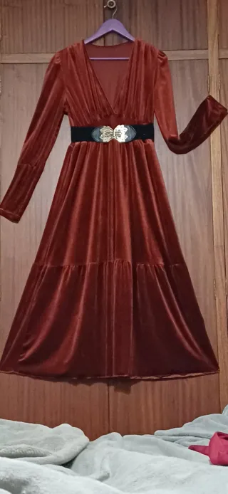 VESTIDO LARGO  TERCIOPELO ESCOTE EN V PRONUNCIADO