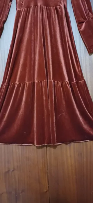 VESTIDO LARGO  TERCIOPELO ESCOTE EN V PRONUNCIADO