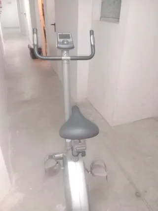 Bicicleta estática con programas