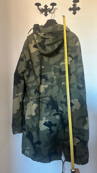Parka militar Pull&Bear verde Talla M