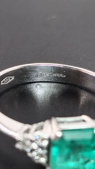 Anello donna in Oro 9kt Smeraldo Naturale 1.80 ct