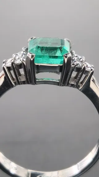 Anello donna in Oro 9kt Smeraldo Naturale 1.80 ct