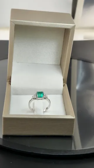 Anello donna in Oro 9kt Smeraldo Naturale 1.80 ct