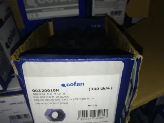 300x Dadi DIN 934 C-8 M-10 NERO