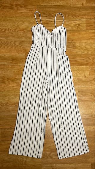 Mono de rayas blanco y negro