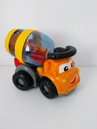 Camión con bidon. Naranja. Piezas para montar.