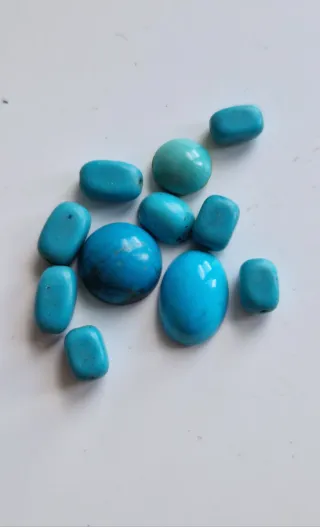 Turchesi grezzi e levigati