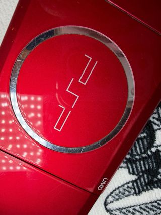 Sony PlayStation Portable - Cosmic Red