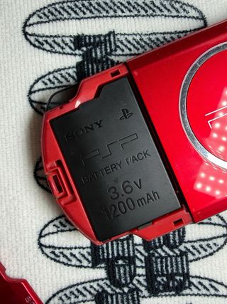 Sony PlayStation Portable - Cosmic Red