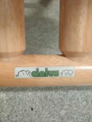 Sedia ergonomica in legno con ruote