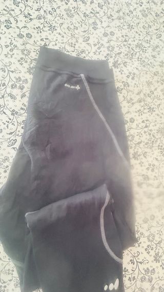 Camiseta y Pantalón térmica Quechua Talla M