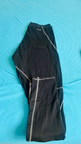 Camiseta y Pantalón térmica Quechua Talla M