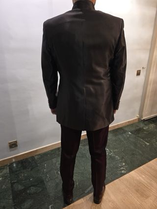 Traje italiano de boda granate y plata