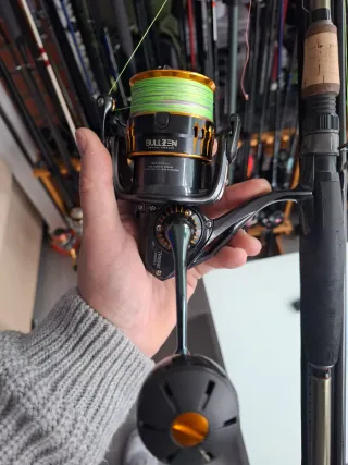 Carrete Bullzen Thrones 5000