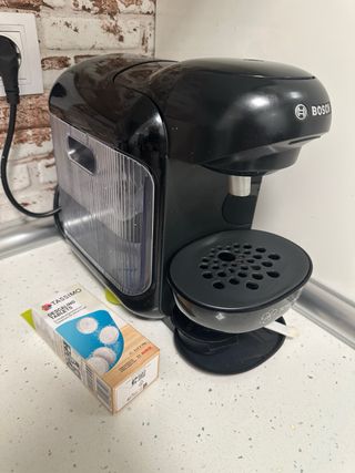 Cafetera Bosch Tassimo + pastillas descal