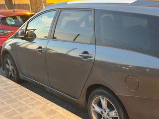 Mitsubishi Grandis 2010