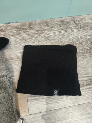 Gorro y buff oso panda gris y negro 7€