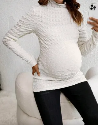 Jersey premamá cuello alto texturizado