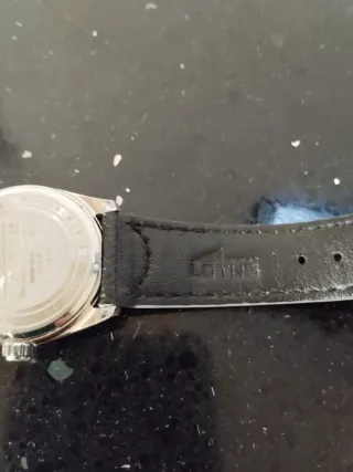 Reloj Lotus Negro y Plateado