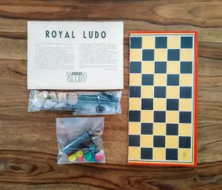 2 Juegos de mesa / Ludo + Damas / Antigüedad