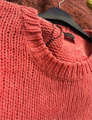 Maglione corallo effetto velluto