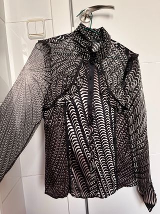 Camisa Mariella Rosati Blanco y Negro