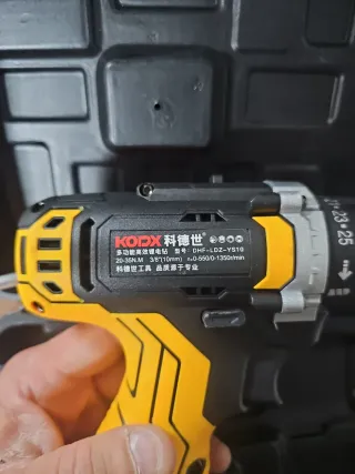 Taladro Atornillador KODX con accesorios