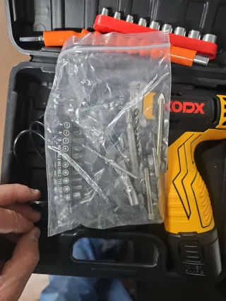 Taladro Atornillador KODX con accesorios