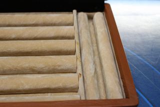 Joyero, relojero Esic. Personallizado on las iniciales F.G.