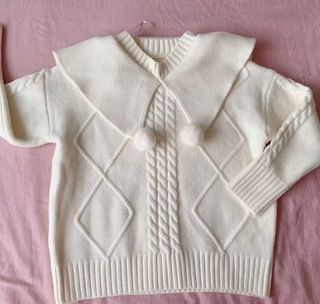 Suéter blanco con cuello Peter Pan