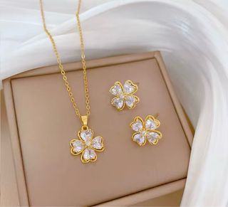 Conjunto Collar y Pendientes Trébol Oro