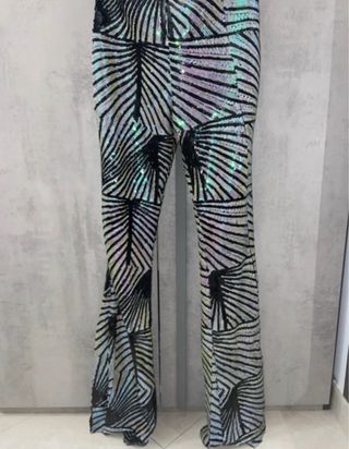 Pantaloni eleganti con paillettes