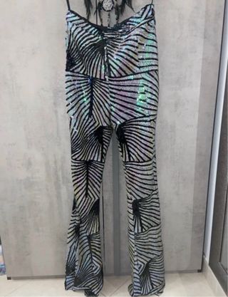 Pantaloni eleganti con paillettes