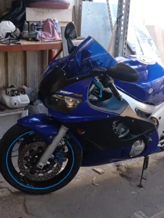 Yamaha R6 Azul