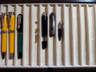 Collezione penne di lusso incluso espositore Omas