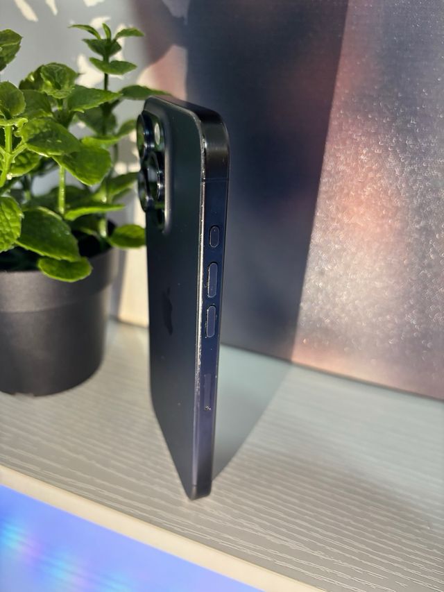 iPhone 15 Pro 128GB - Batería 88%