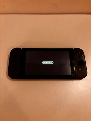 Nintendo Switch + 2 mandos + Splatoon 2