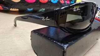 Gafas de sol Ray-Ban RB4137 Negras