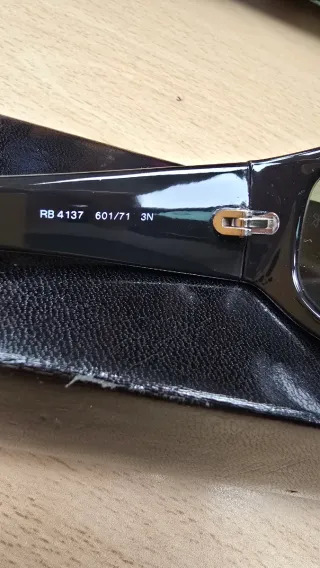 Gafas de sol Ray-Ban RB4137 Negras