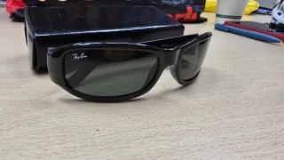 Gafas de sol Ray-Ban RB4137 Negras