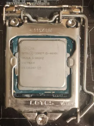 PC(sin fuente de alimentacion ni grafica)+ Teclado