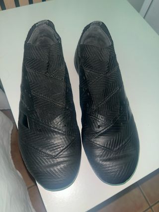 Botas de fútbol Adidas Talla 40.5 Negras