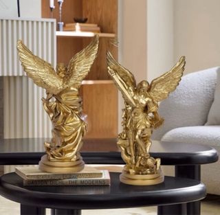 Arcangel San Miguel. Figura decoración color oro