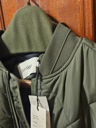 Cazadora Calvin Klein verde acolchada