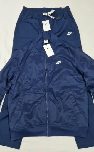 Conjunto Chándal Deportivo Nike Bomber Cargo Club.