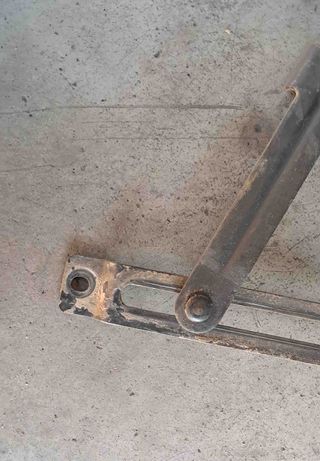 Guia corredera porton trasero Nissan Terrano II